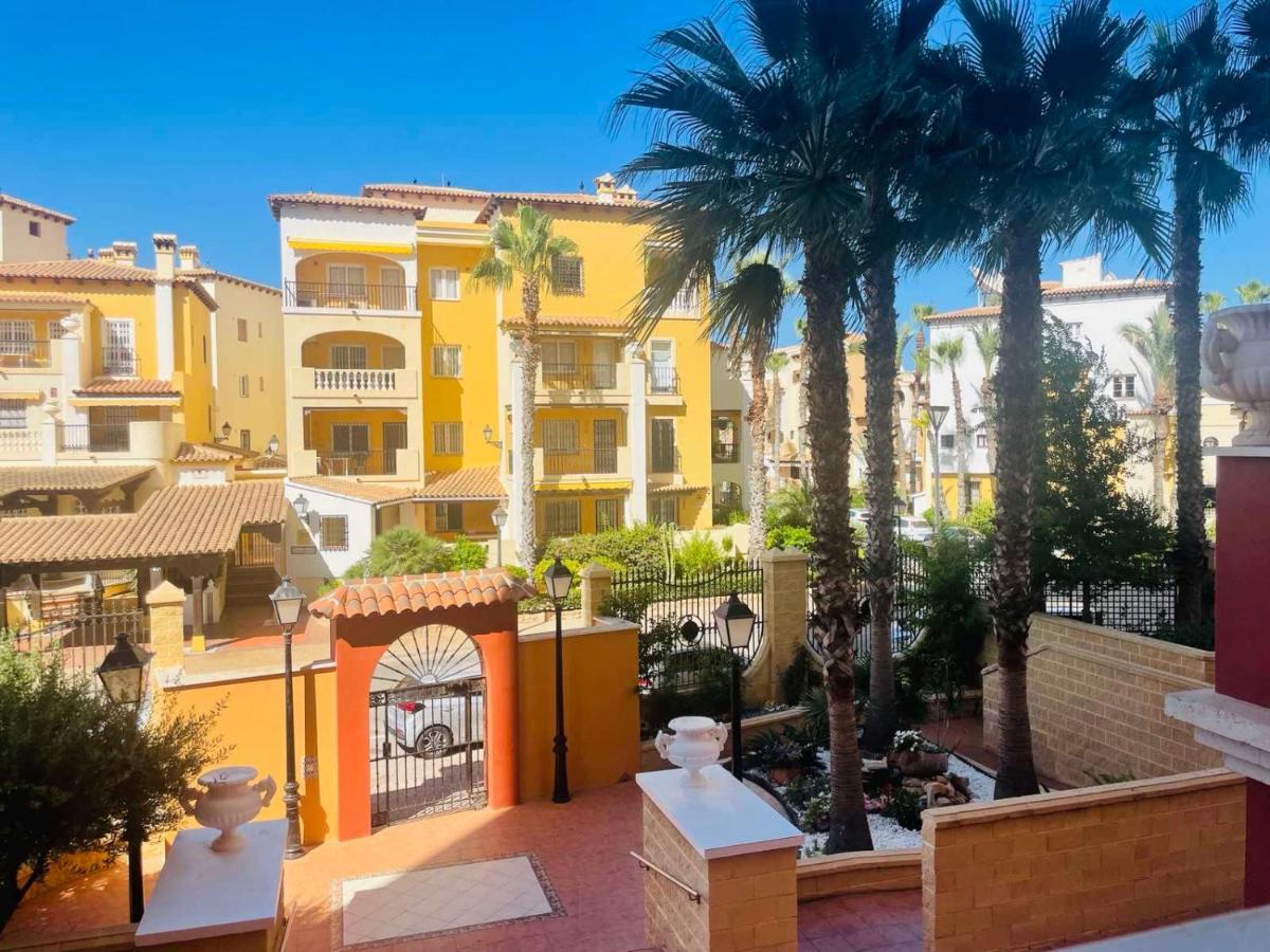 Beach Apartament In Torrevieja Zewnętrze zdjęcie